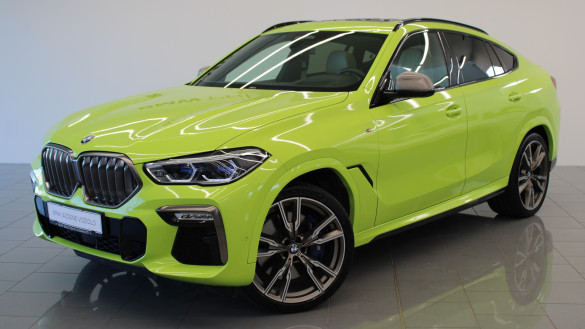 BMW X6 M50i