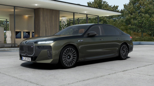 BMW M760e xDrive Sedan Individual