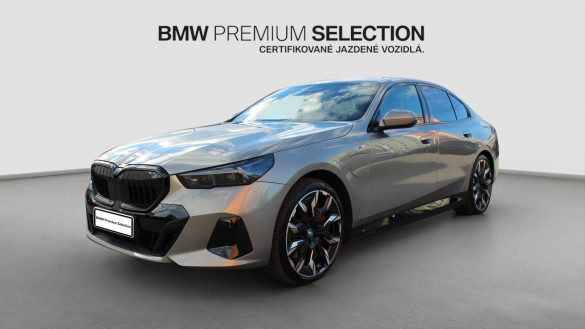 BMW 550e xDrive Sedan