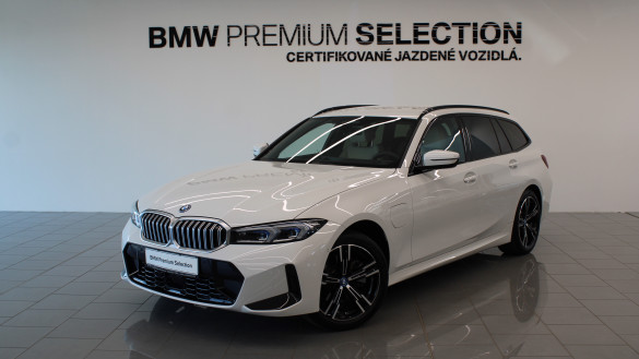 BMW 330e xDrive Touring